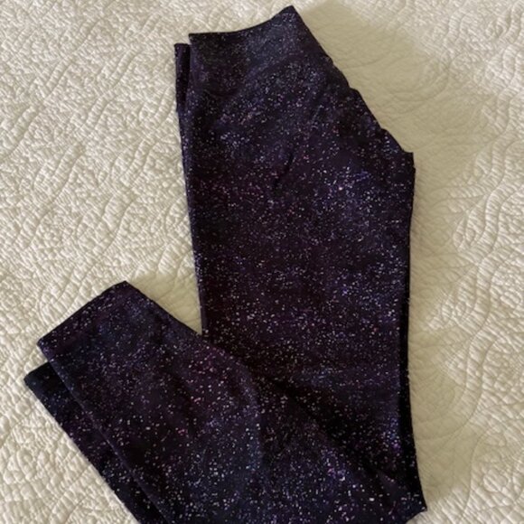 Lululemon leggings - size 8 in cute purple paint splatter pattern - NWT - Picture 1 of 3